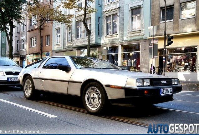 DeLorean DMC-12