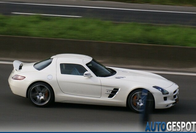 Mercedes-Benz SLS AMG