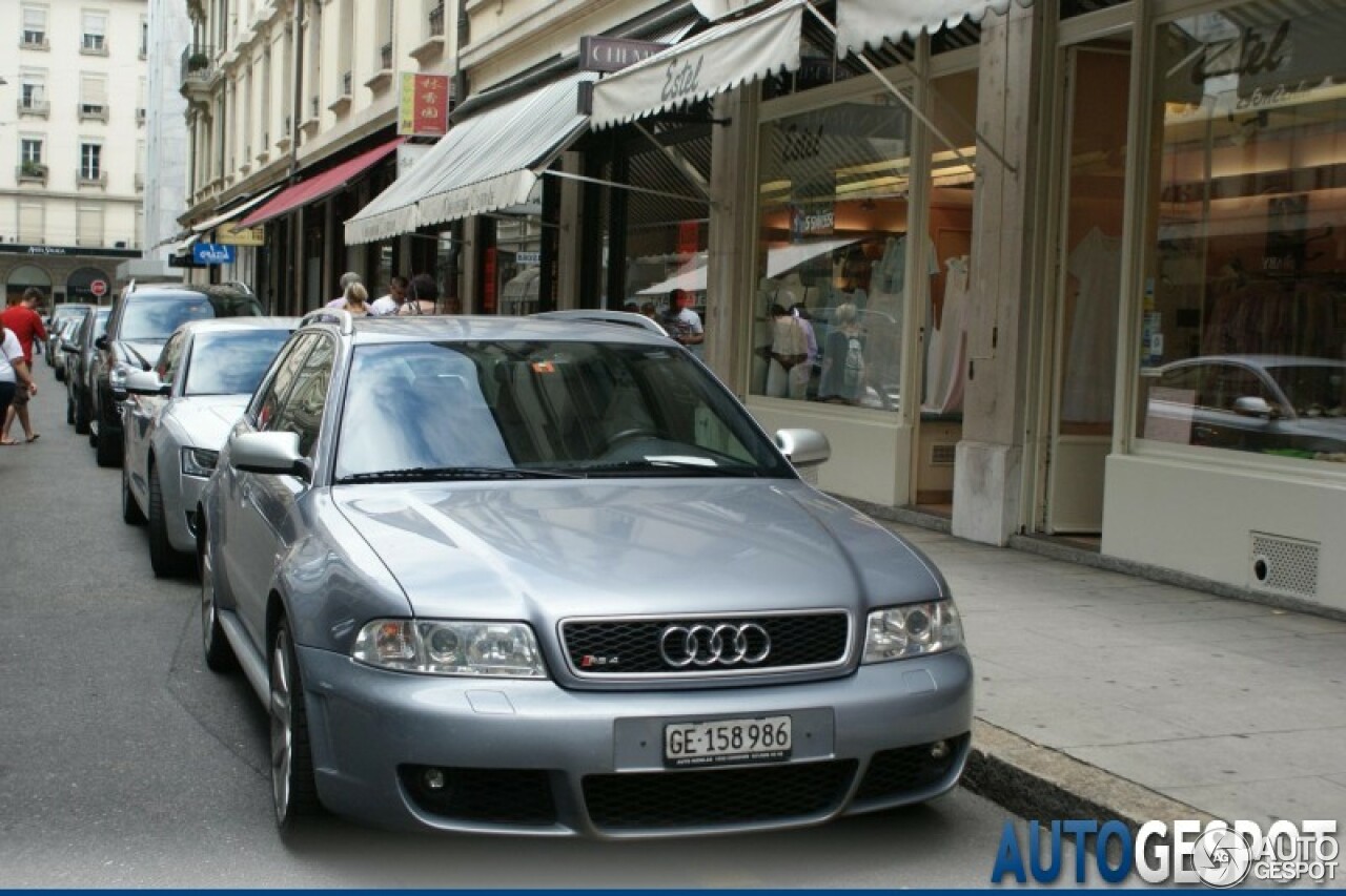 Audi RS4 Avant B5