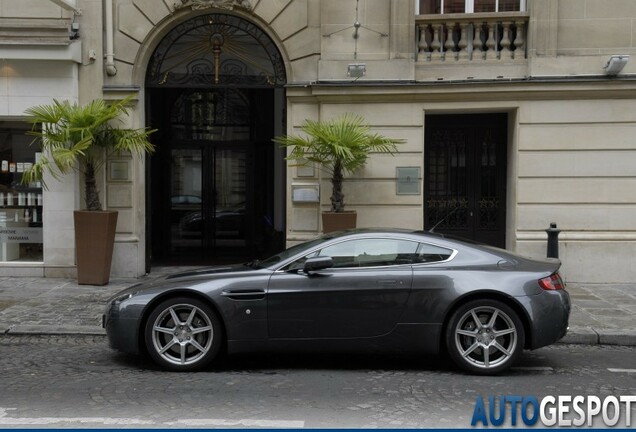 Aston Martin V8 Vantage