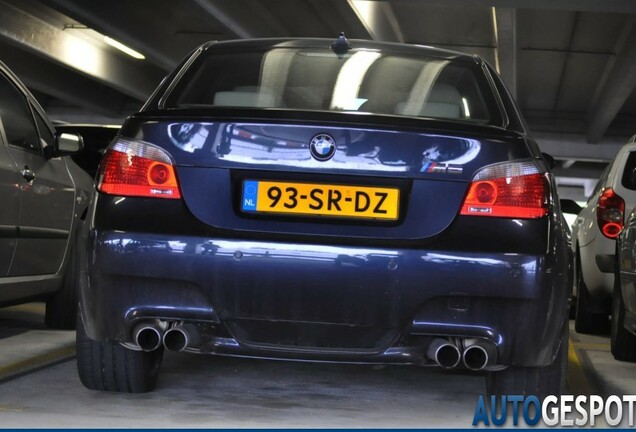 BMW M5 E60 2005