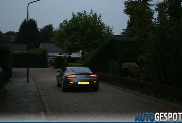 Aston Martin V8 Vantage