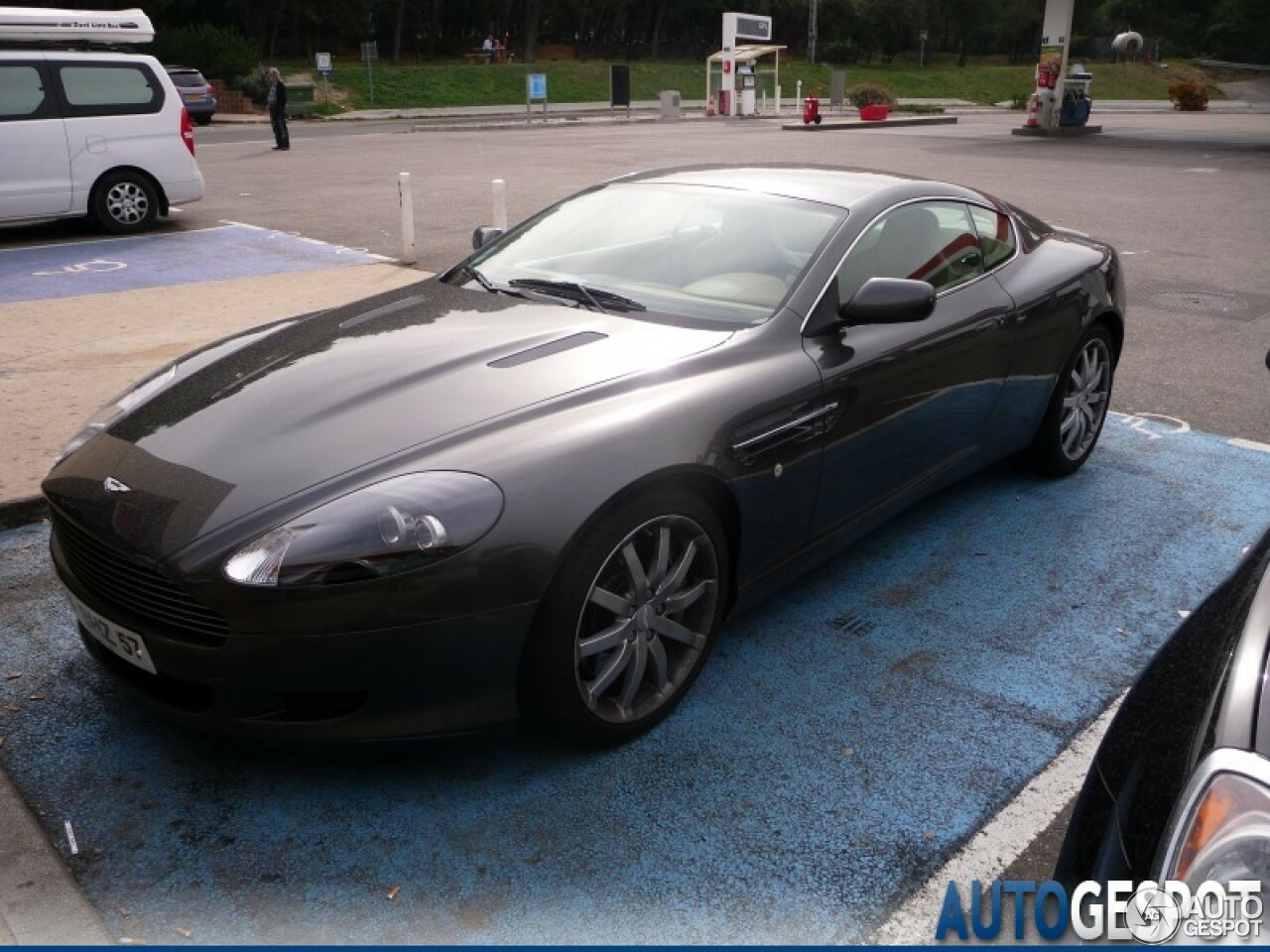 Aston Martin DB9