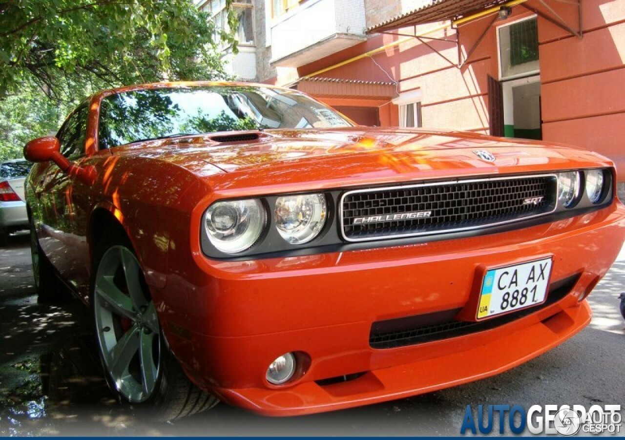 Dodge Challenger SRT-8