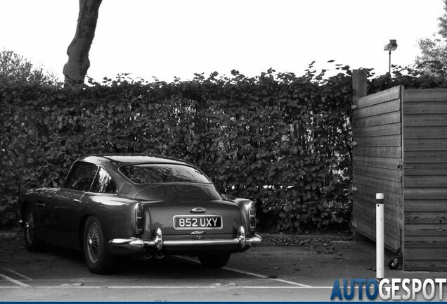 Aston Martin DB4