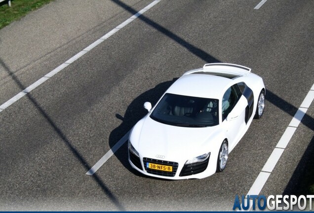 Audi R8 V10