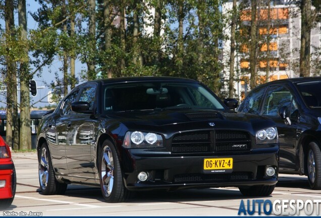 Dodge Charger SRT-8