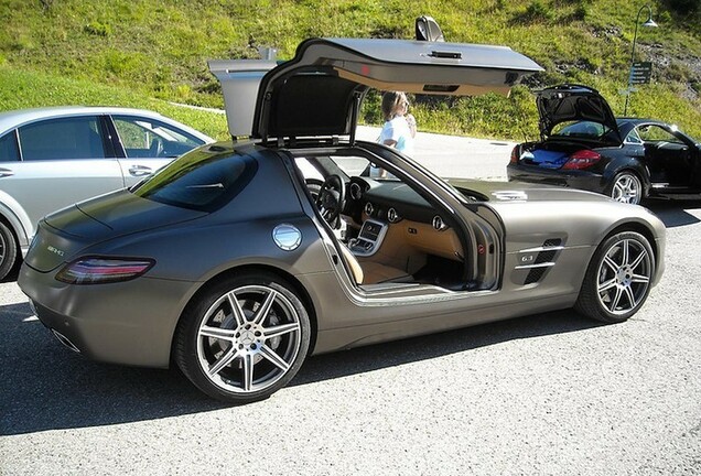 Mercedes-Benz SLS AMG