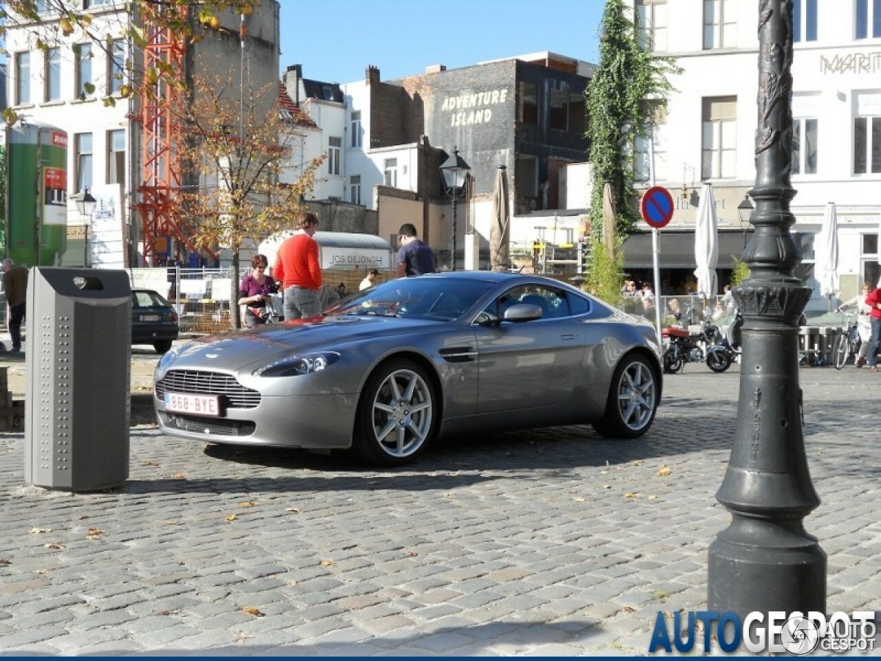 Aston Martin V8 Vantage