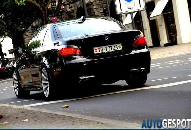 BMW M5 E60 2005