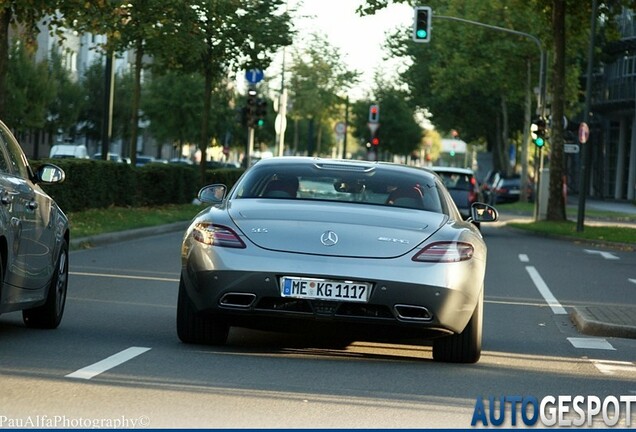 Mercedes-Benz SLS AMG