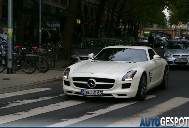 Mercedes-Benz SLS AMG