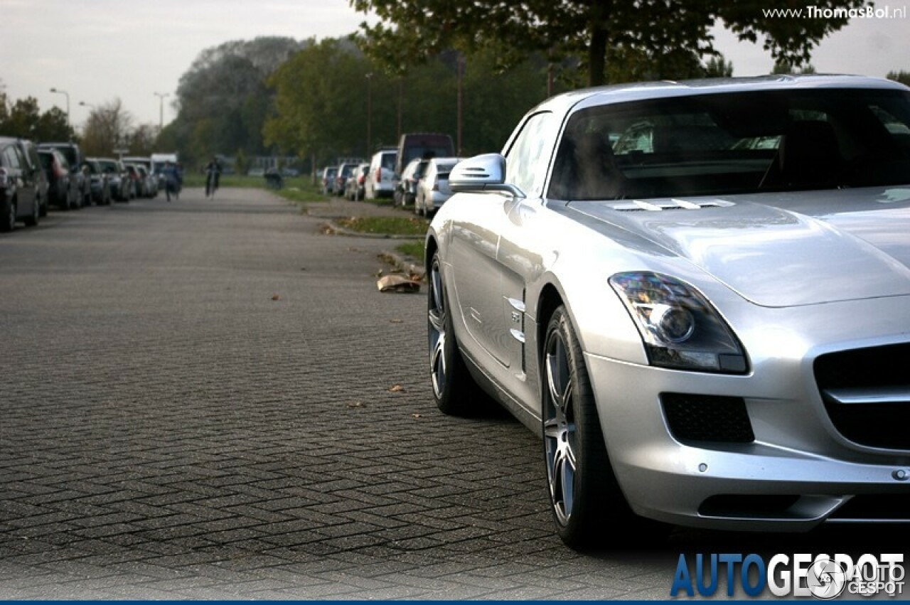 Mercedes-Benz SLS AMG