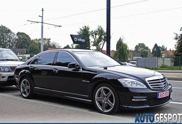 Mercedes-Benz S 65 AMG V221