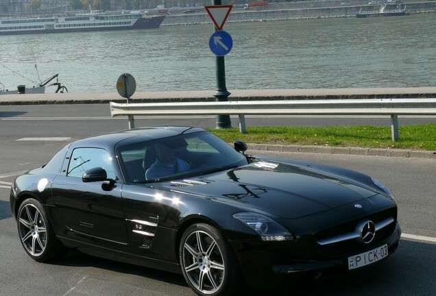 Mercedes-Benz SLS AMG