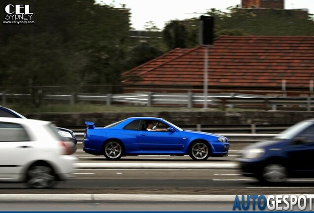 Nissan Skyline R34 GT-R V-Spec II