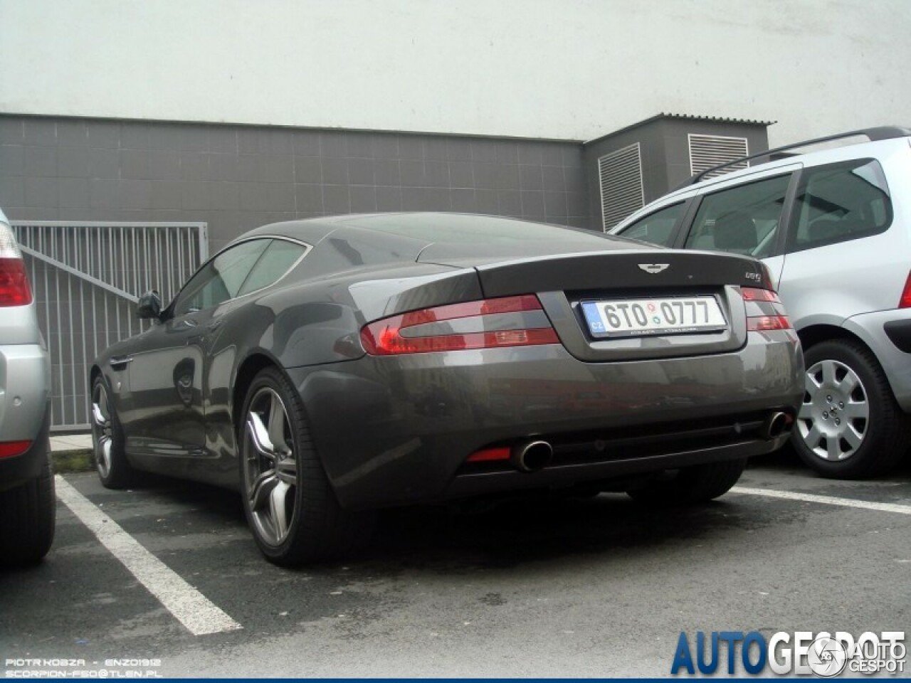 Aston Martin DB9