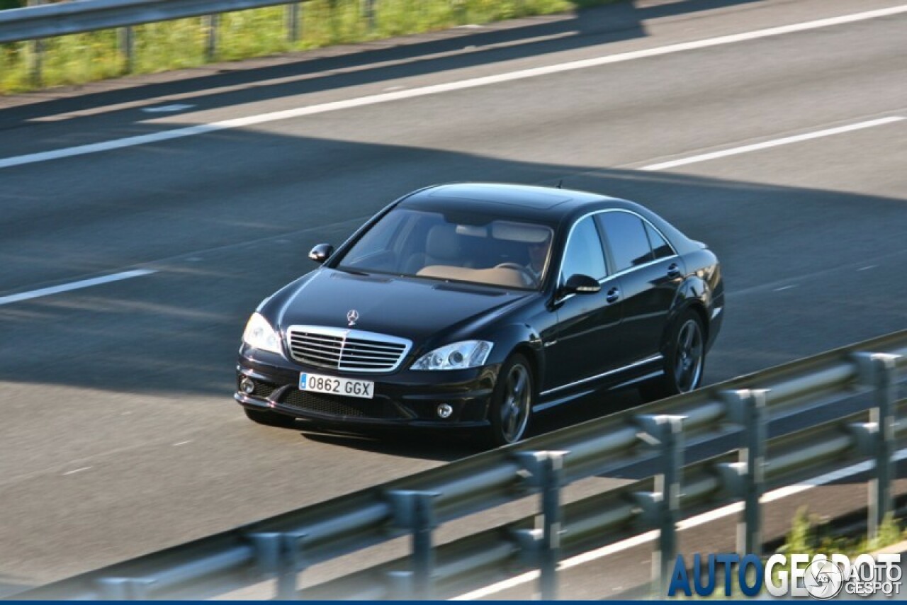 Mercedes-Benz S 65 AMG V221