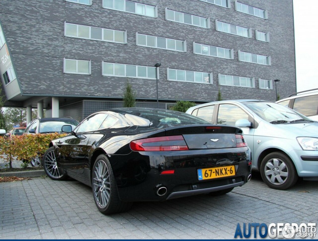 Aston Martin V8 Vantage