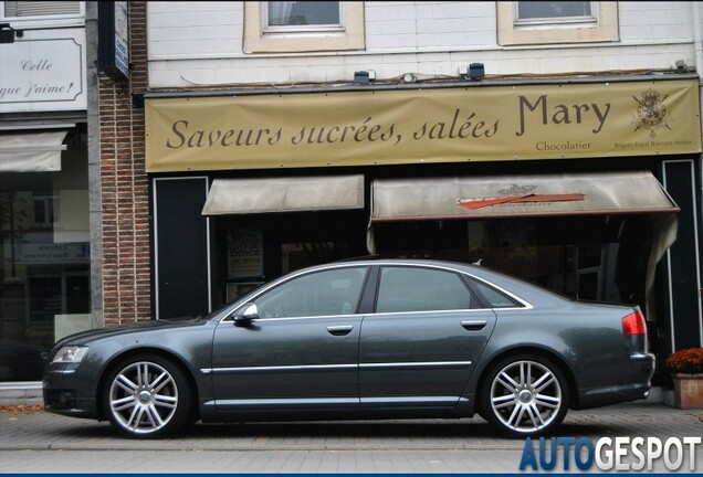 Audi S8 D3