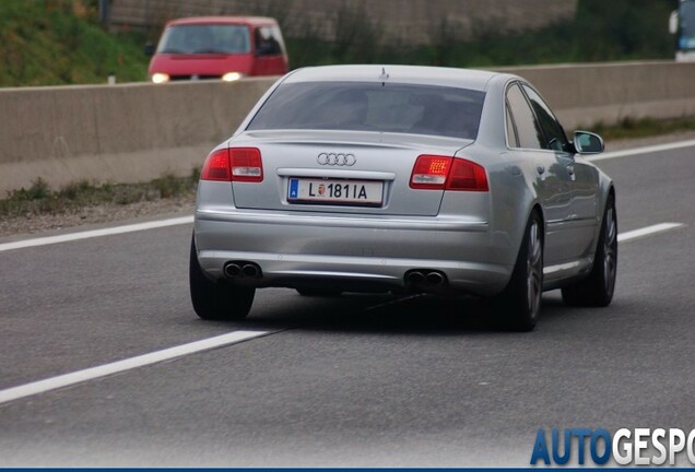 Audi S8 D3