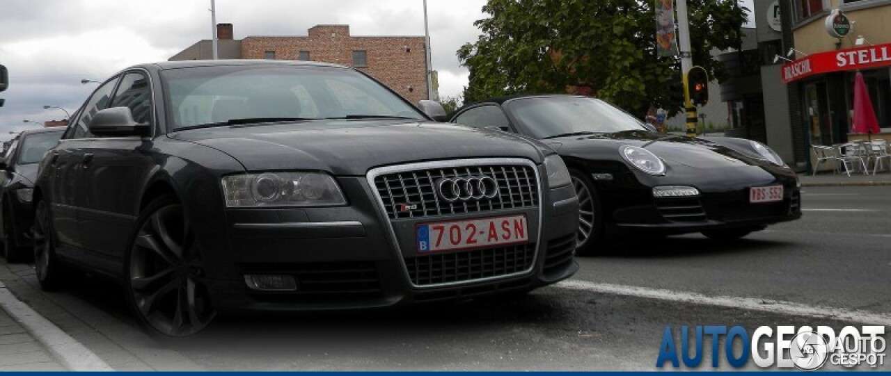 Audi S8 D3