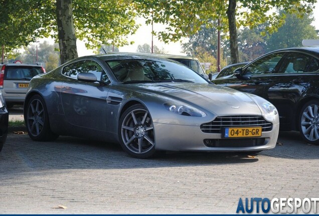 Aston Martin V8 Vantage