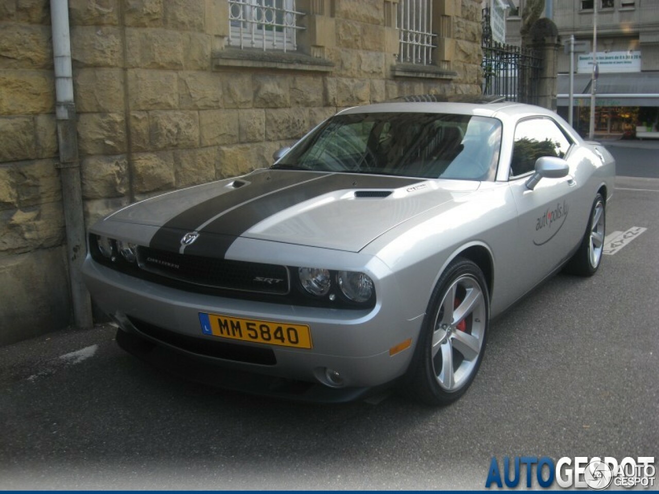 Dodge Challenger SRT-8