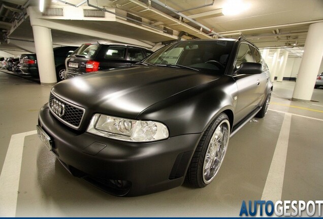 Audi RS4 Avant B5