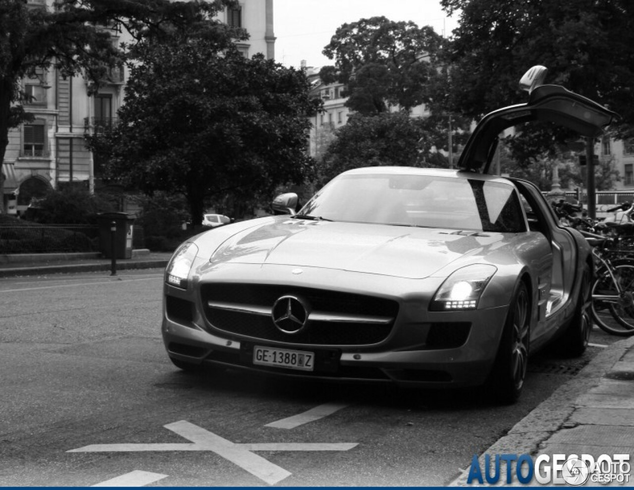 Mercedes-Benz SLS AMG