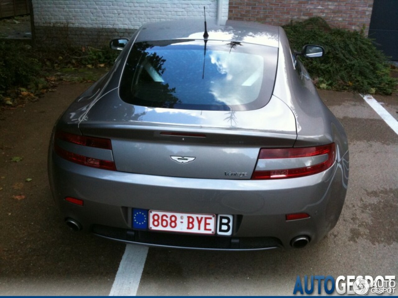 Aston Martin V8 Vantage