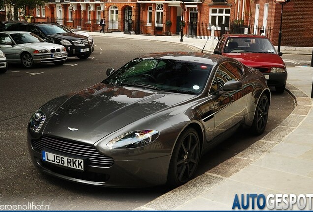 Aston Martin V8 Vantage