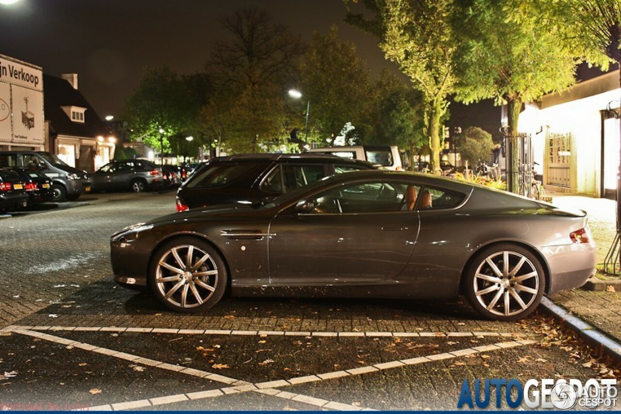 Aston Martin DB9