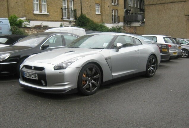 Nissan GT-R