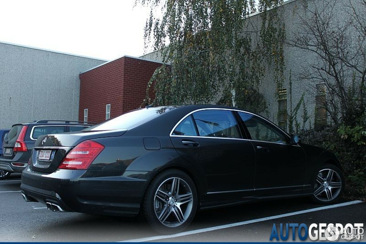 Mercedes-Benz S 63 AMG W221 2011