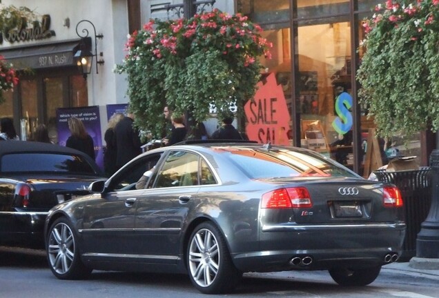 Audi S8 D3