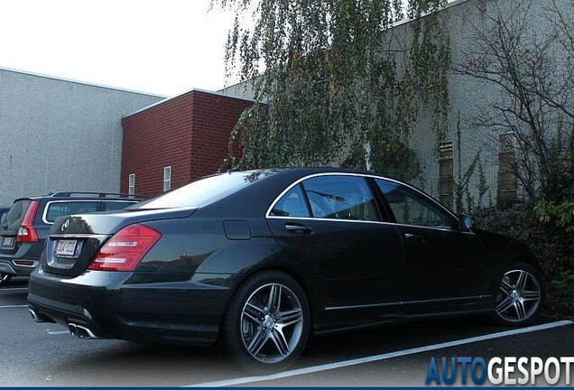 Mercedes-Benz S 63 AMG W221 2011