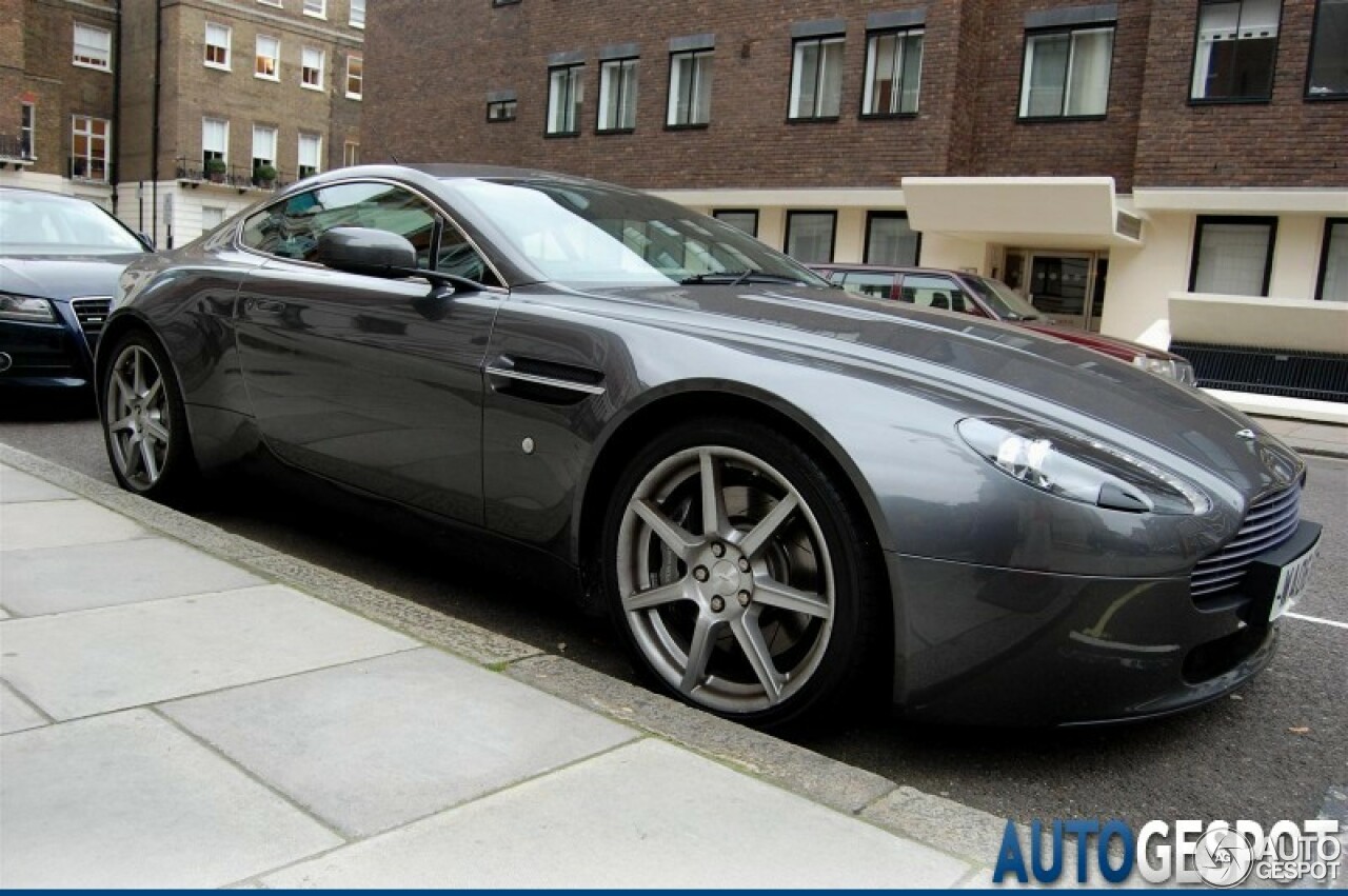 Aston Martin V8 Vantage