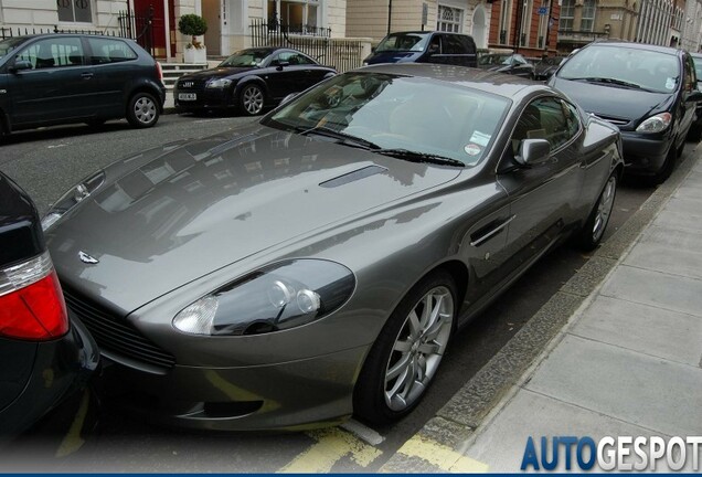 Aston Martin DB9