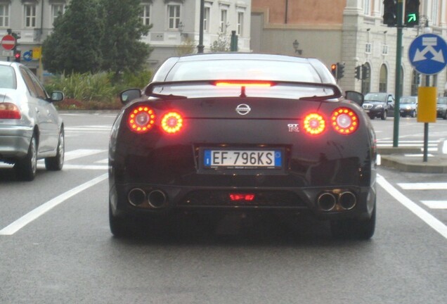 Nissan GT-R