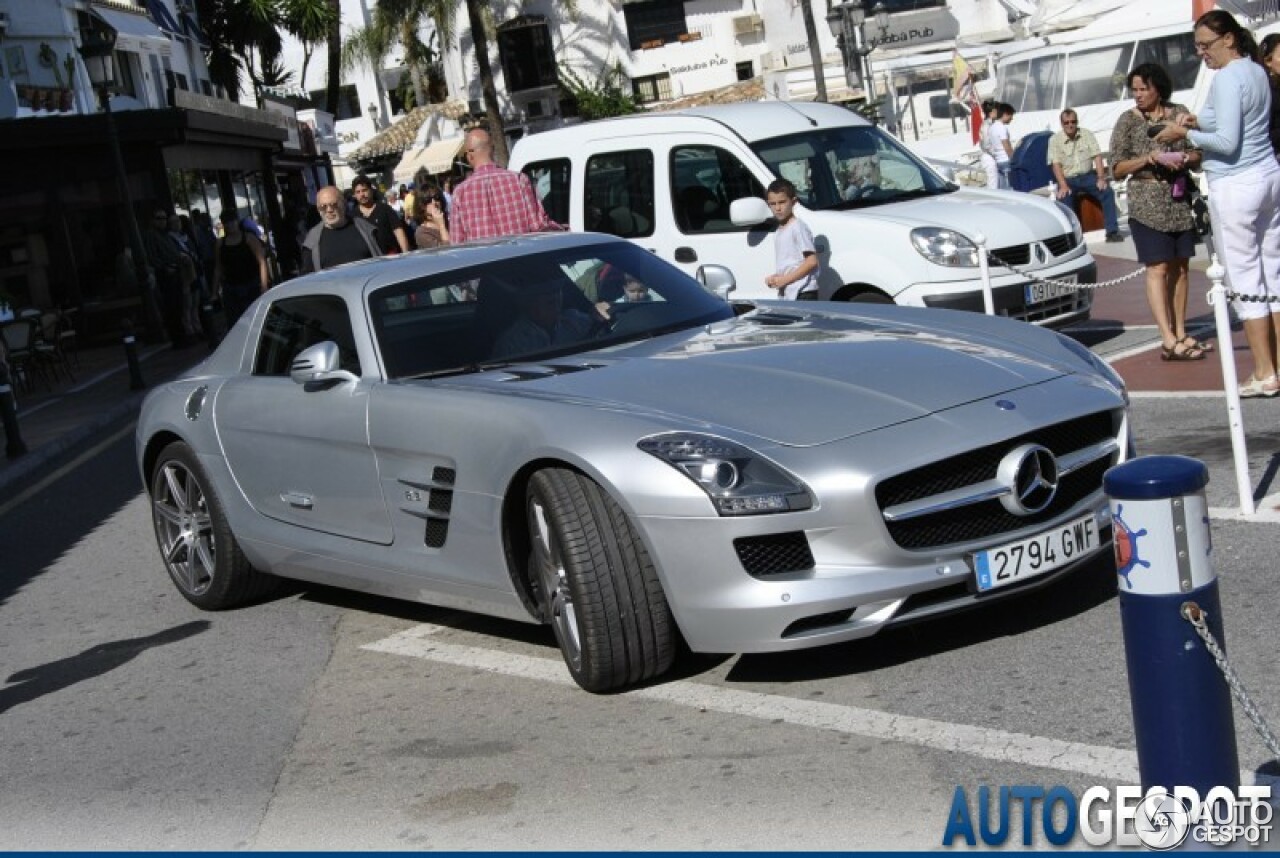 Mercedes-Benz SLS AMG