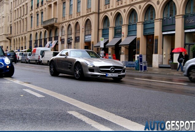 Mercedes-Benz SLS AMG