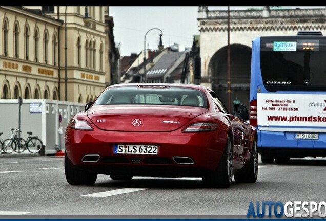 Mercedes-Benz SLS AMG