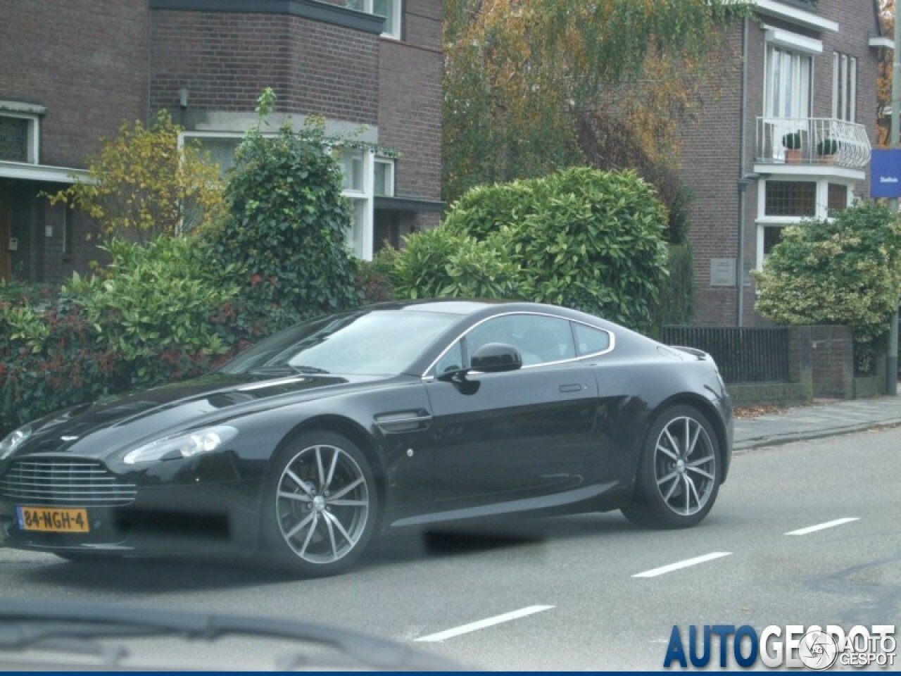 Aston Martin V8 Vantage