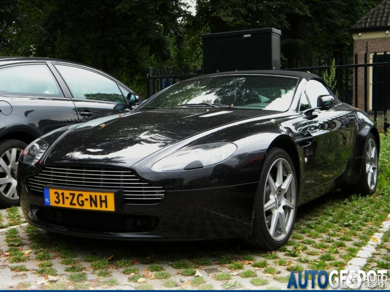 Aston Martin V8 Vantage Roadster