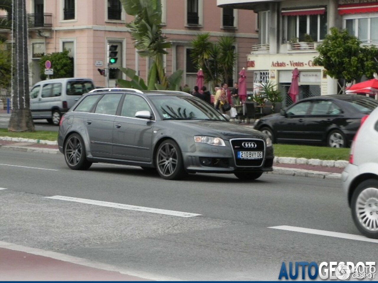 Audi RS4 Avant B7