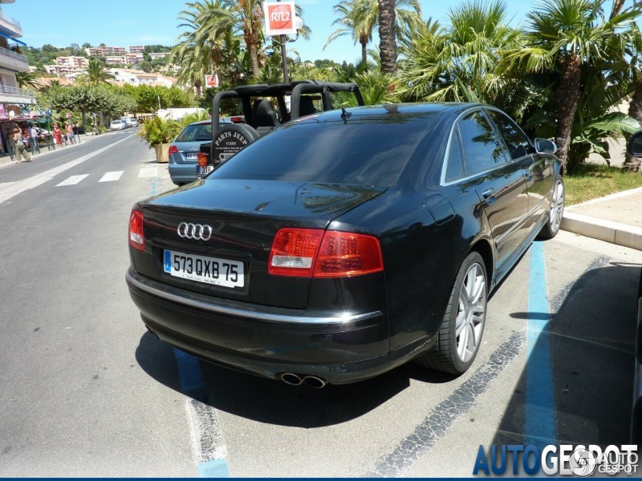 Audi S8 D3