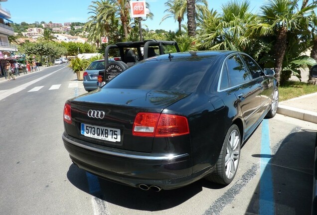 Audi S8 D3