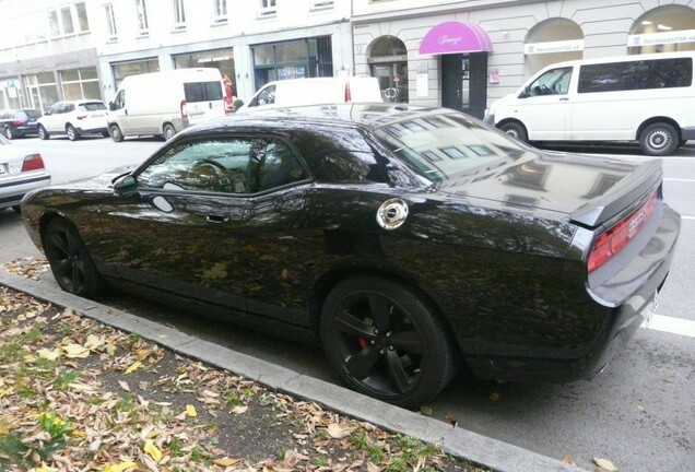 Dodge Challenger SRT-8