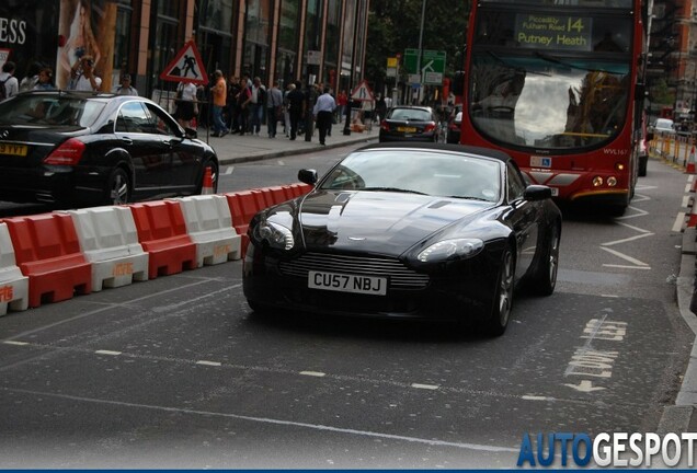 Aston Martin V8 Vantage Roadster